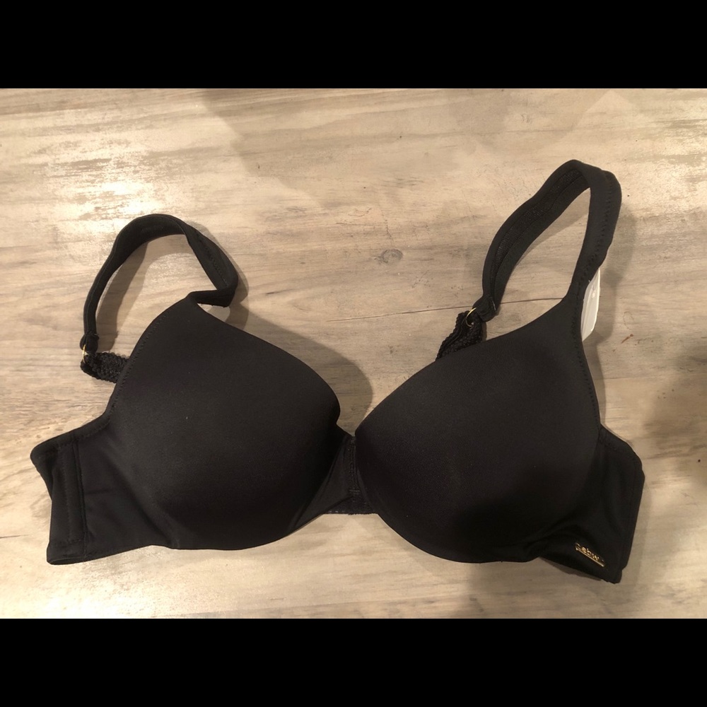 NEW🖤 EBW bra